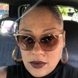 Meet your Posher, Perla